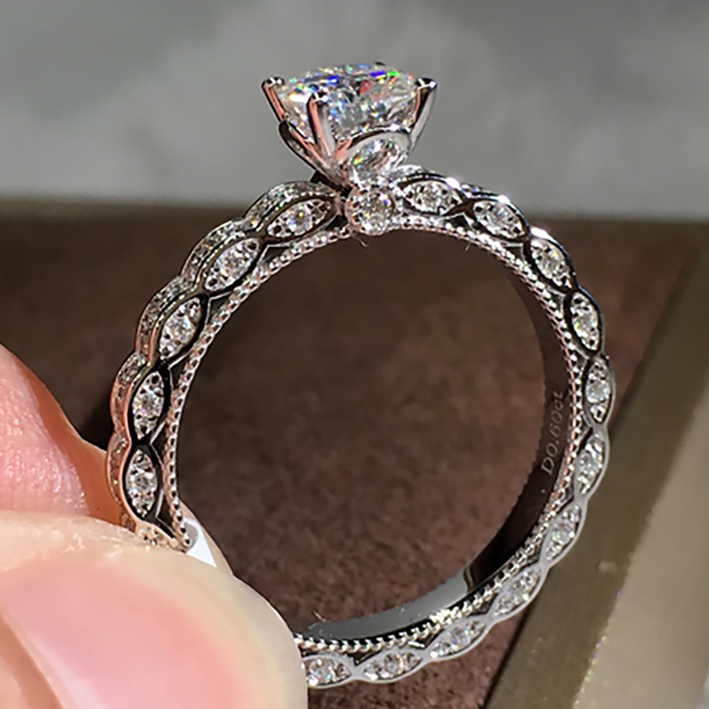 Moissanite Engagement Ring 1 Carat - カスタムソリッド18K Au750ホワイトゴールドレディース結婚指輪婚約指輪1～5カラットラウンドオーバルモアッサナイトダイヤモンドリングヴィンテージ