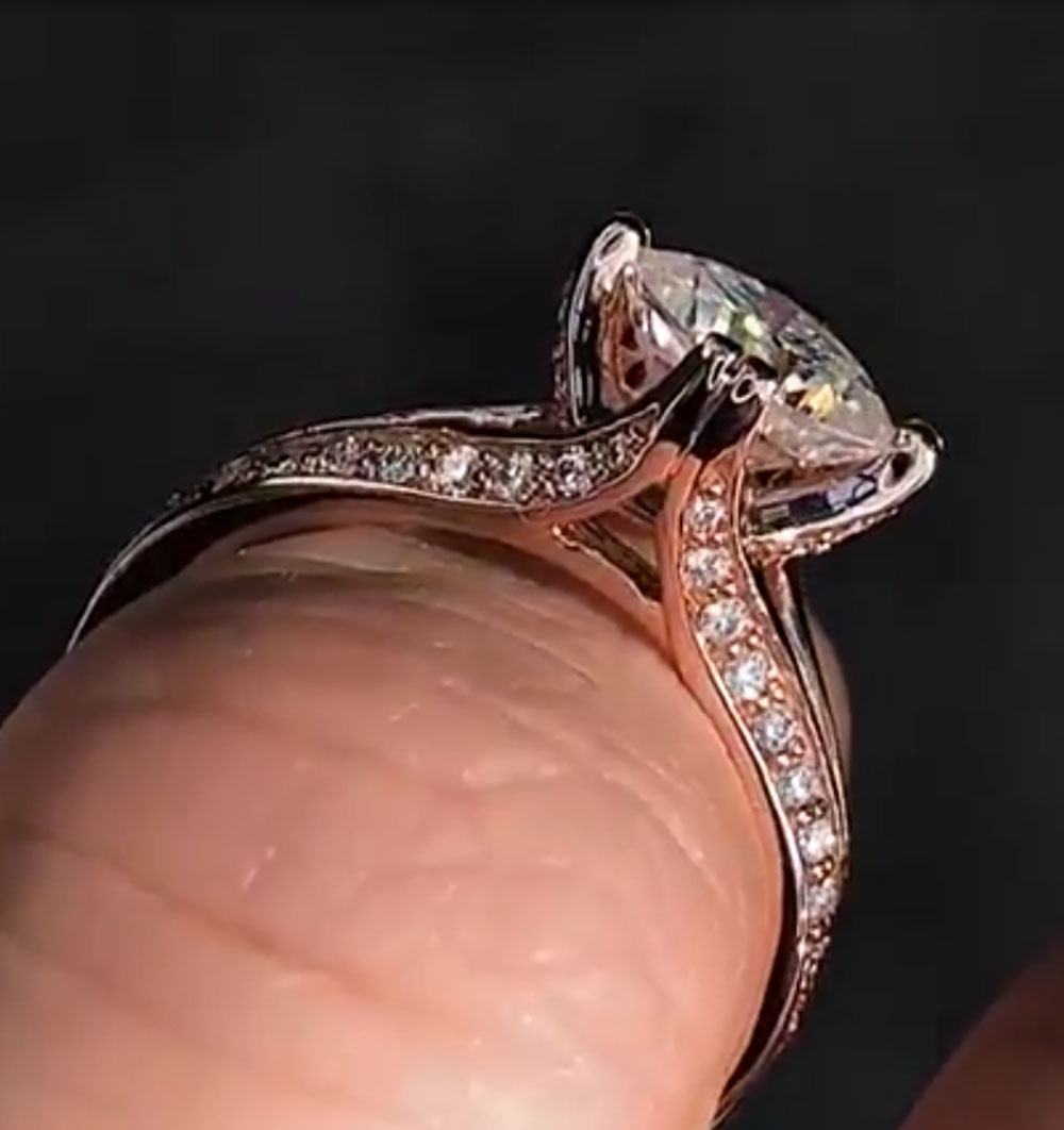 カスタムソリッド 10 K ローズゴールド女性のウェディング - Moissanite Engagement Ring 1 Carat のレビューと価格