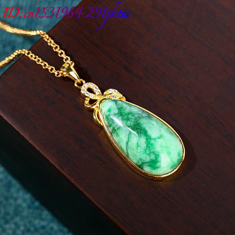 天然翡翠の水滴型ペンダントネックレス。石彫りの宝石を使用した - Necklaces のレビューと価格