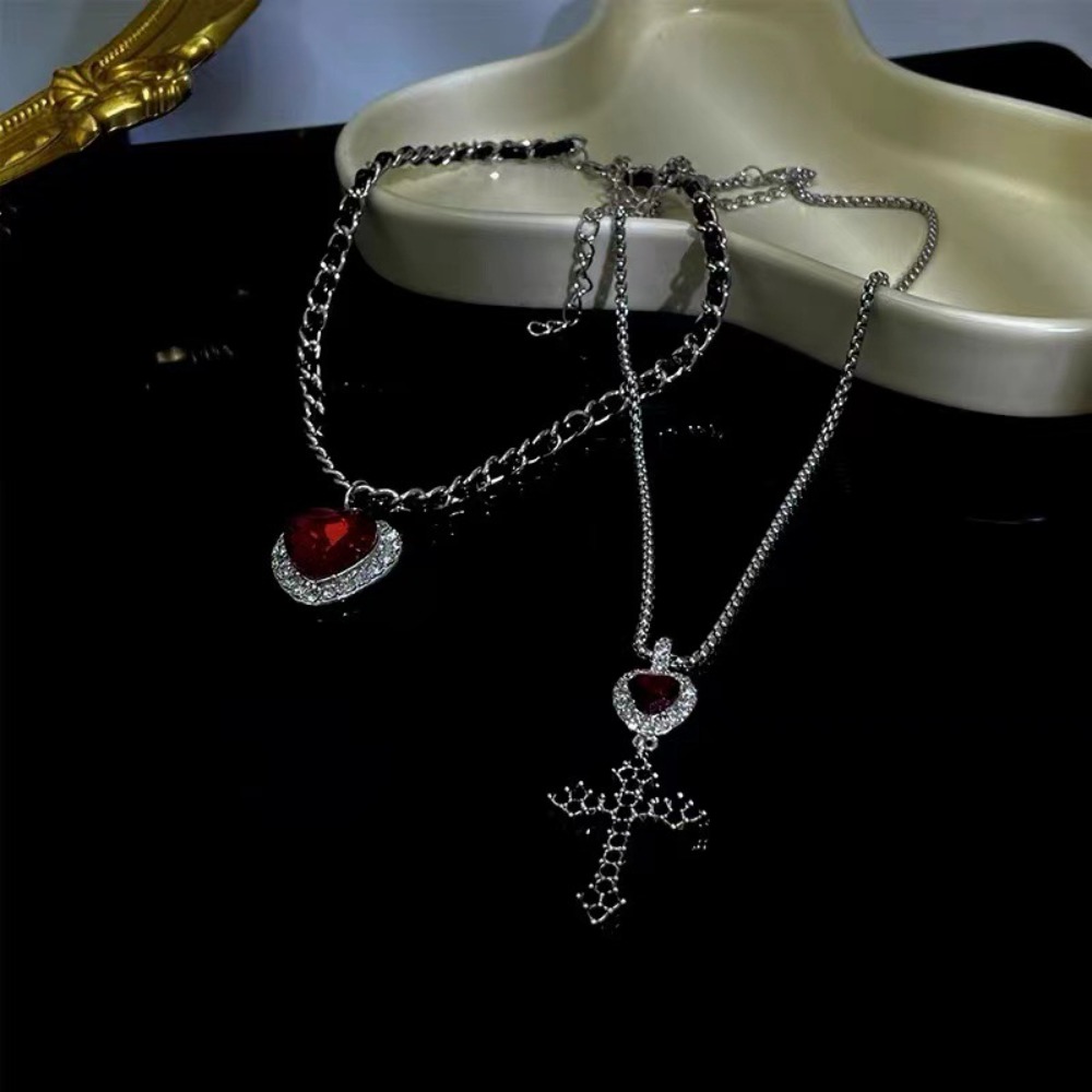 パンクグランジレッドハートクリスタルクロスペンダント二層シル - Layered Pendant Necklace Aesthetic のレビューと価格